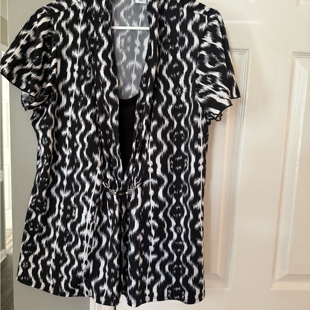 Kim Rogers Black and White Patterned Blouse